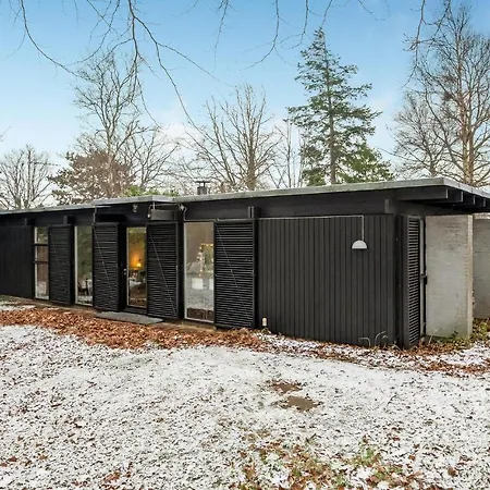 Amazing In With 3 Bedrooms And Internet
