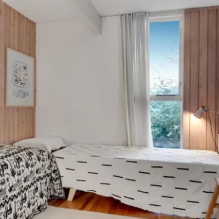Amazing In With 3 Bedrooms And Internet