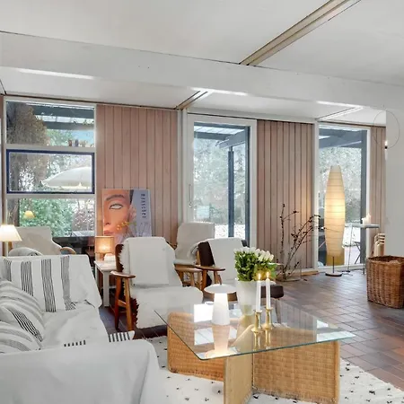 펜션 Amazing In With 3 Bedrooms And Internet 길렐라이에