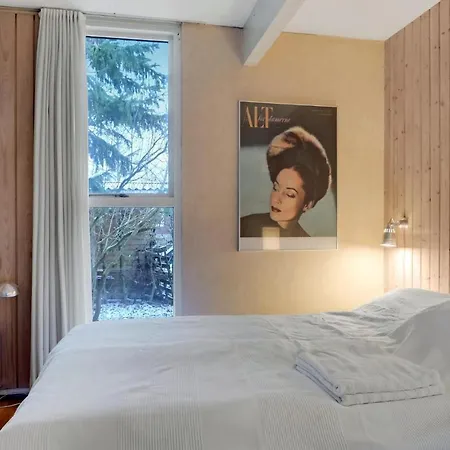 Amazing In With 3 Bedrooms And Internet 펜션 *